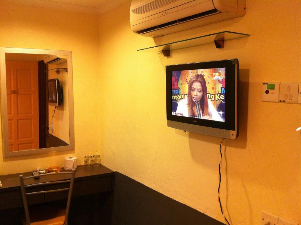 City Star Hotel Kulai Room photo